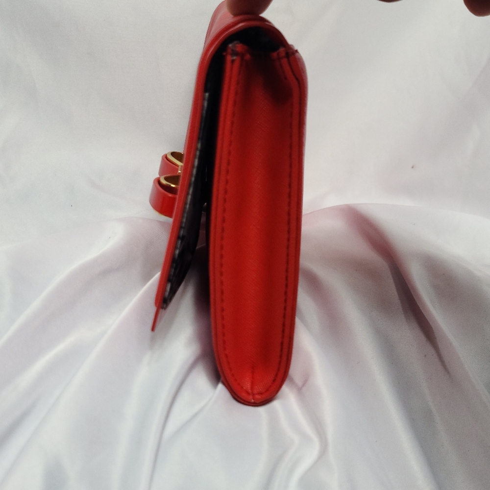 Red Bow-Accent Wristlet Clutch - Picture 5 of 12